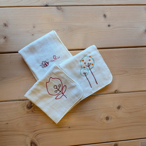 刺繍ガーゼハンカチ